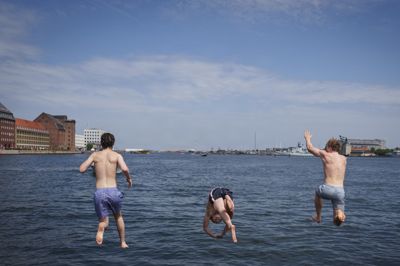 Mens tårnhøje temperaturer har ramt Danmark, er det om muligt endnu varmere mange andre steder i Europa.