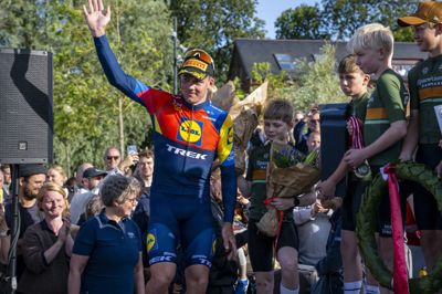 Sidste år vandt Mads Pedersen DM i herrernes enkeltstart, som blev afholdt i Aalborg. I år indtager han sammen med flere af de største danske profiler Herning, hvor han stiller op i både enkeltstart og linjeløb.