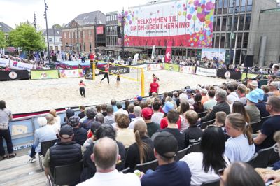 Beachvolley er en af de 45 sportsgrene på programmet i DM-ugen i Herning. Her er det fra konkurrencen i 2024.