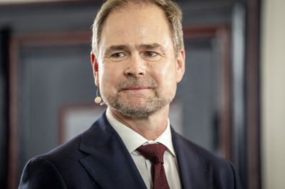 Nicolai Wammen (S) overdrog i starten af juni Finansministeriet partifællen Peter Hummelgaard, mens Nicolai Wammen nu er justitsminister. Han vil nu »rydde op« i politiet efter en skarp kritik fra Rigsrevisionen.