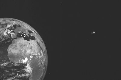 Et navigationskamera placeret på en satellit har torsdag fanget et billede af en næsten skyfri himmel over Europa.