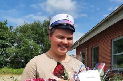 Lotte Østergaard var stolt og glad efter at have bestået sin STU-uddannelse.