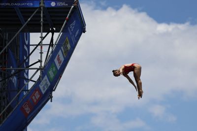 Danske Annika Bornebusch stiller lørdag til start i Red Bull Cliff Diving World Series-finalen som amatørudspringer.