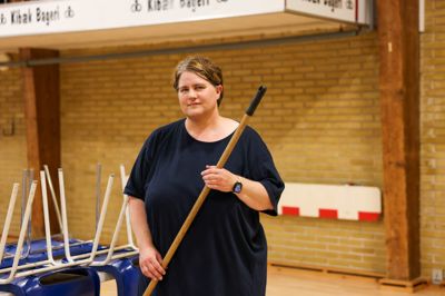 Jette Veng, Kibæk, frivillig på morgenmadsholdet: - Jeg har været frivillig i flere år. Jeg har tre børn, der deltager i Kibæk Cup, og jeg nyder at være med til at få det hele til at fungere. Samtidig synes jeg, det er vigtigt at vise mine børn, hvor stor en forskel frivilligt arbejde gør.