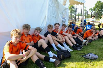 Fodbold og fællesskab - det går hånd i hånd til Kibæk Cup.