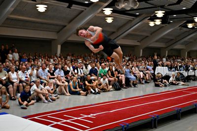 Magnus Lindholmer, der her er i aktion ved DM-ugen, sprang sig til 30.800 point, mens klubkammeraten Lasse Abildgaard blev toer med 29.300 point.