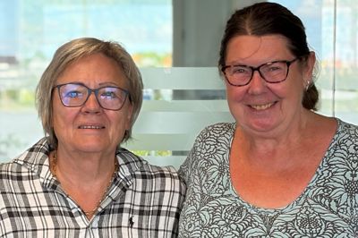 Kaja Gregersen (til venstre) er udannet plejehjemsassistent og blev valgt til seniorrådet for første gang ved valget i november sidste år. Hun er valgt som ny formand for seniorrådet, mens Helle Jensen bliver ny næstformand.