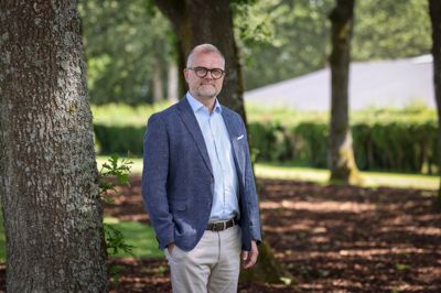 Jesper Klausen er stadig medejer af familiefirmaet Spectre. På den seneste generalforsamling i Erhversrådet Herning & Ikast-Brande blev han valgt som formand.