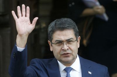 Honduras narkodømte ekspræsident blev sidste år benådet af USA's præsident, Donald Trump. Næste måned vender han retur til sit hjemland, hvor han står over for beskyldninger om hvidvask og bedrageri.