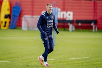 Rasmus Nissen Kristensen har været fast mand på landsholdet i en årrække. Nu skal han tørne ud for FC Midtjylland i Superligaen.