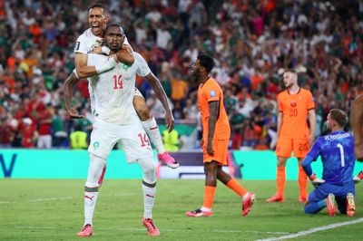 Marokko er for andet VM i træk i gang med at nå langt. I 2022 nåede marokkanerne semifinalen som det bedste afrikanske resultat nogensinde ved et verdensmesterskab. Natten til tirsdag vandt Marokko over Holland og gik videre til ottendedelsfinalen.