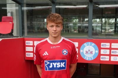 18-årige Malthe Emil Søgaard Hansen skal færdiggøre sin ungdomsuddannelse i det kommende år, og derefter overgår han til en fuldtidskontrakt.