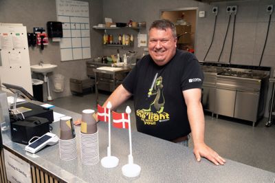Tommy Lønstrup Nielsen, der i forvejen driver webshop med salg af foder til krybdyr, er den nye forpagter af byens grillbar, der dermed kun nåede at holde lukket i få uger.