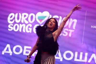 Dara, der repræsenterede Bulgarien, vandt Eurovision 2026. Derfor bliver Eurovision næste år afholdt i Bulgarien. Og det bliver med deltagelse af Canada.