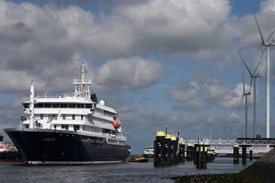 Tre mennesker døde af hantavirus om bord på krydstogtskibet MV »Hondius«, hvor virusset brød ud i april. Her ankommer skibet til havnen i Rotterdam i maj.