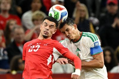 Schweiz vandt opgøret i Vancouver med 2-0. I ottendedelsfinalen venter Colombia eller Ghana.