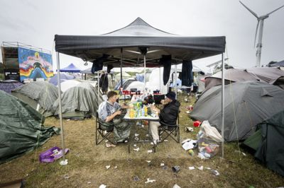 Politiet vil bremse handlen med narkotiske stoffer på årets Roskilde Festival ved at lukke 234 Snapchat-profiler ned.