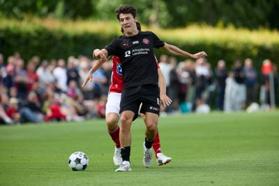Mikel Gogorza scorede i træningskampen mod Silkeborg og leverede en assist mod Cardiff. I generalprøven mod OB har han chancen for igen at vise, om han kan løfte arven fra Aral Simsir som venstre kantspiller.