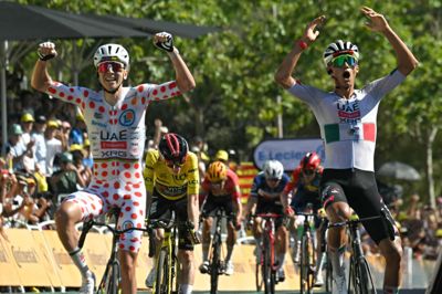 Mattias Skjelmose (nummer to fra højre) blev nummer fem i et stjernebesat opløb i Barcelona.