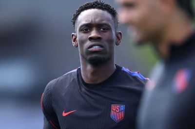 Folarin Balogun er spilleberettiget mod Belgien, selv om angriberen fik et rødt kort mod Bosnien-Hercegovina.