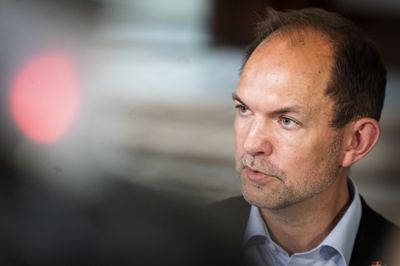Forsvarsminister Jeppe Bruus (S) har onsdag underskrevet en hensigtserklæring med den tyske forsvarsminister, Boris Pistorius.