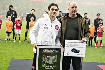 Aral Simsir blev i maj kåret til forårets profil i Superligaen. Nu skifter han til tyrkisk fodbold.