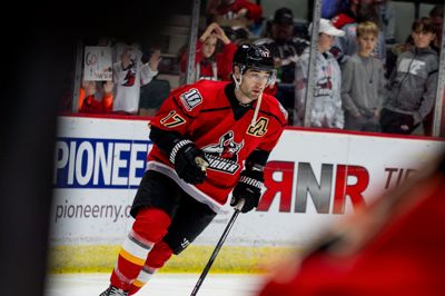 Kevin O'Neil har de seneste to sæsoner været en markant profil hos Adirondack Thunder i East Coast Hockey League. Nu skal han tage offensivt ansvar som mulig førstecenter i Herning Blue Fox.