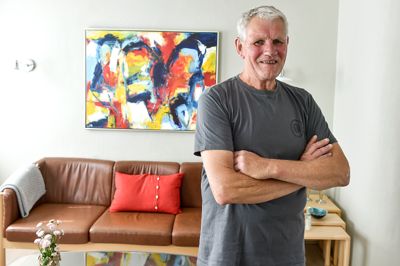 Hans Jørn Jensen modtog Kongens Fortjenstmedalje efter sin 40 år hos Arla i Holstebro. Nu er han tilbage på arbejdsmarkedet.