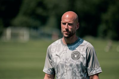 Lasse Bork er trukket i arbejdstøjet i FC Midtjylland. Den fysiske træner er lige nu på træningslejr i Wales med de danske vicemestre og pokalvindere.
