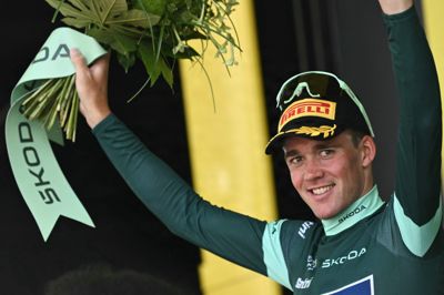Mads Pedersen har fortsat et komfortabelt forspring i kampen om den grønne trøje, selv om fredagens Tour-etape ikke var hans kop te.