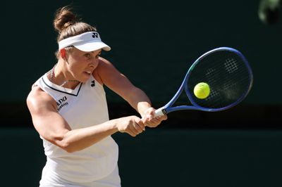 Den 21-årige tjekkiske tennisspiller Linda Noskova gik hele vejen og vandt finalen i Wimbledon.