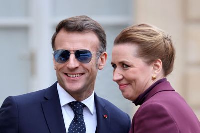 Det bliver den sidste Bastilledag, Mette Frederiksen kan fejre med Emmanuel Macron, inden hans præsidentperiode udløber.