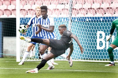 Ham her, Dju Franculino, forventer FCM-fansene sig rigtig meget af i denne sæson. Det var dog klubbens purunge Julius Emefile, som stjal overskrifterne i den første superligakamp i denne sæson med et vildt mål. Emefile gjorde sig også bemærket i april, da han hjemme mod AGF sikrede en sejr.