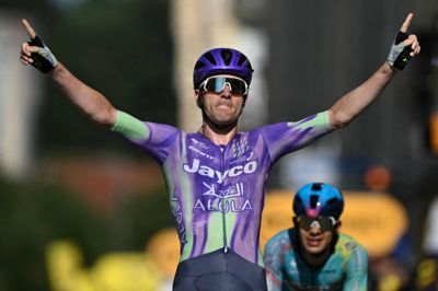 Mauro Schmid tog en stor og overraskende sejr på 13. etape af Tour de France.