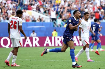 Kylian Mbappé scorede to mål i anden halvleg af Frankrigs bronzekamp mod England. England vandt 6-4.