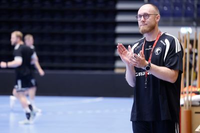 - Det bliver sjovt, spændende og interessant at se, hvor vi står henne, siger Dennis Bo Jensen før ligapremieren mod TTH Holstebro.