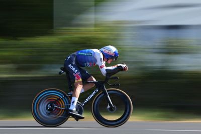 Florian Lipowitz udgik af Tour de France efter et styrt tirsdag.