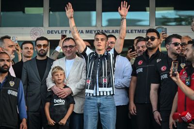 Besiktas har denne sommer købt stort ind, heriblandt offensivprofilen Leandro Trossard (i.m.) i Arsenal. Denne belgiske VM-stjerne er dog fortsat på ferie og ikke registeret til aftenens Europa League-kamp mod FC Midtjylland.