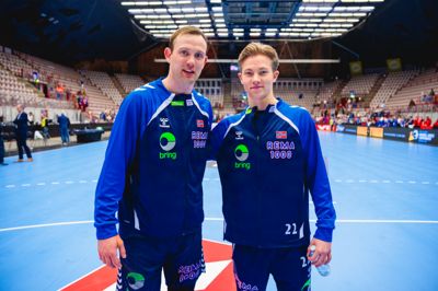 Ciljan Sagosen var i maj udtaget til det norske A-landshold for første gang. Her står han med storebror Sander Sagosen, der spiller for Aalborg.