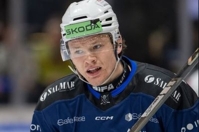 I Matteus Söderbom får Blue Fox en stor og defensivt orienteret back.