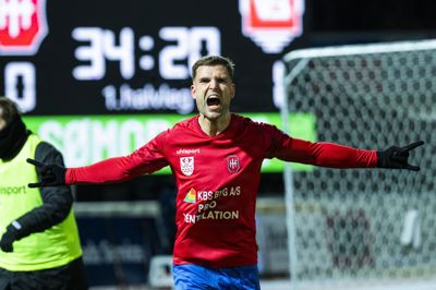 Andreas Smed bragte Hvidovre på 2-0 før pausen, men det endte i en skuffende mod Vendsyssel.