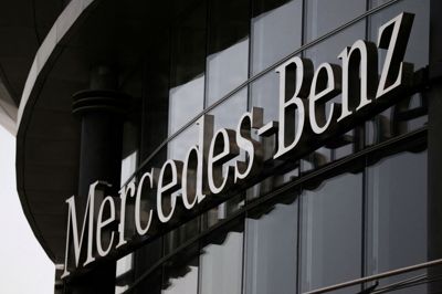 Mercedes-Benz har i andet kvartal solgt markant færre biler i Kina sammenlignet med samme kvartal året før.