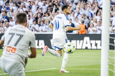 Mohamed Elyounoussi åbnede ballet mod FC Polissya på et straffespark.