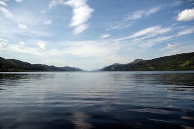 Pubben Dores Inn, som Anders Holch Povlsen ejer, ligger på den sydlige bred af Loch Ness-søen i Skotland.