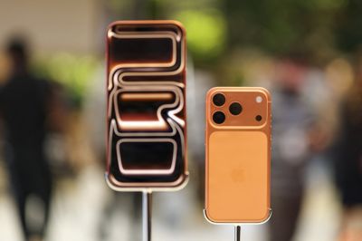 Iphone-salget er gået forrygende i tredje kvartal for Apple, viser torsdagens delårsrapport.