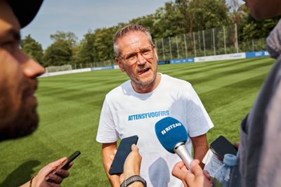 Thomas Thomasberg blev torsdag præsenteret som ny cheftræner i OB på klubbens træningsanlæg.