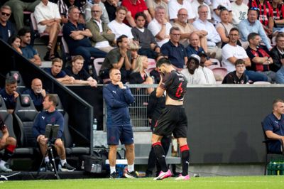 I anden halvleg af kampen mod Besiktas måtte Martin Erlic luske fra banen efter sit andet røde kort. FCM var godt med i kampen så langt, men med 10 mand bukkede de under og tabte 0-2.