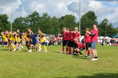 Knap 10.000 spillere og trænere var i aktion under årets Vildbjerg Cup, hvor der over fire dage blev spillet omkring 2000 kampe. Billedet viser en anden kamp end den omtalte finale.