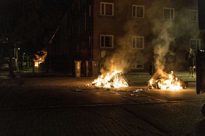 Der har været flere brande i Tingbjerg natten til mandag.