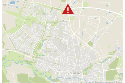 Det var i lyskrydset mellem Struer Landevej og Nordre Ringvej i Holstebro, at ulykken fandt sted.